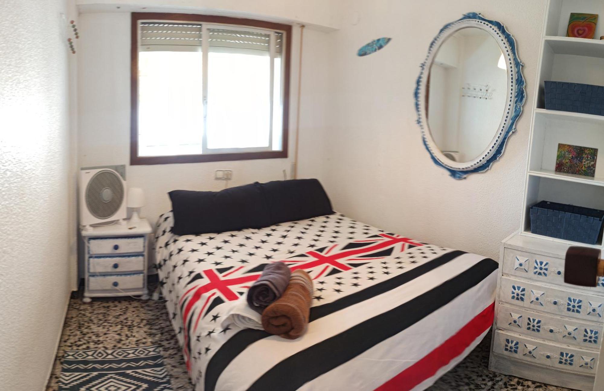 Blue Double Private Room At Front Beach - Habitacion Doble En La Playa Valencia Eksteriør bilde